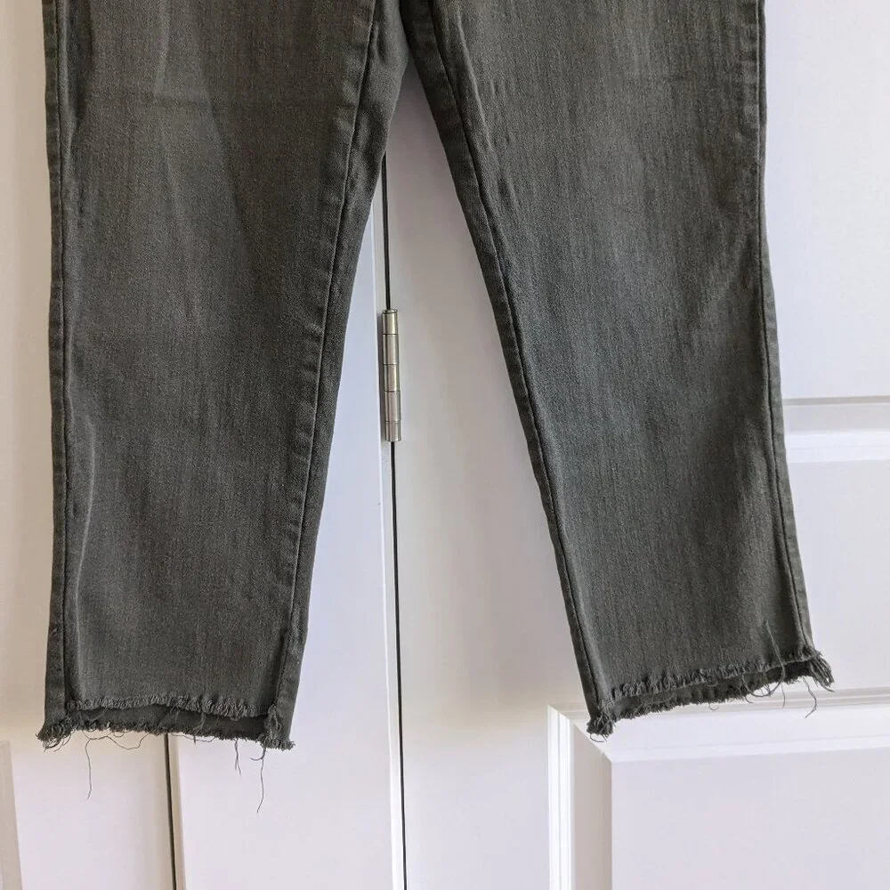 J.Jill Mid Rise Slim Cropped Stretch Jeans Women 8 Petite Khaki Green Raw Hem - Picture 3 of 11